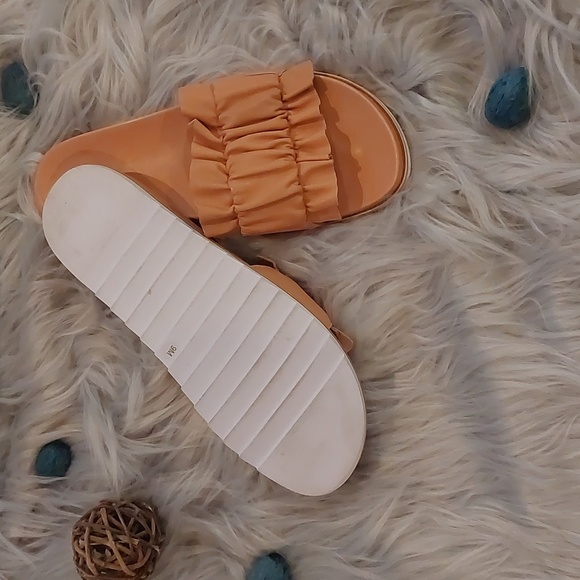 Shoes - Picture 3 of 3